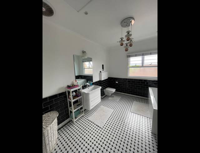 6 BEDROOM HOUSE TO LET IN GLENWOOD